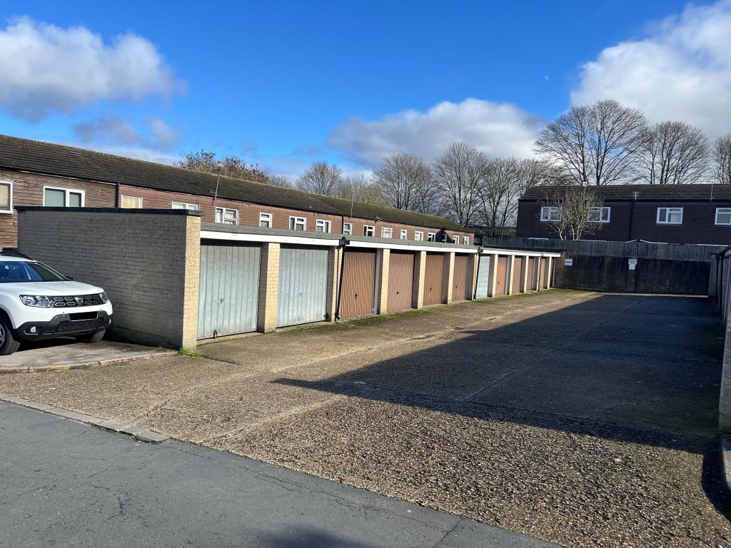 Lot: 119 - ELEVEN VACANT FREEHOLD GARAGES AND LAND -